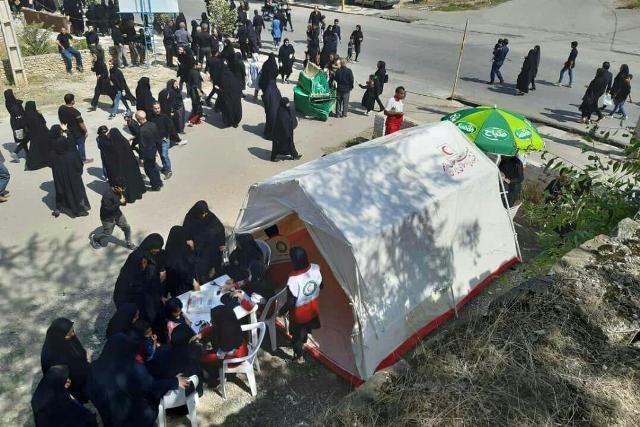 امدادرسانی دو تیم پزشکی طب سنتی هلال احمر در اربعین 98، استقبال امدادرسانی دو تیم پزشکی طب سنتی هلال احمر در اربعین 98، استقبال زائران از درمان سنتی