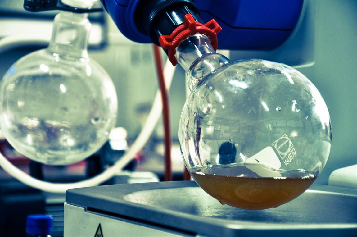 فراوری انواع حلال های شیمیایی آزمایشگاهی با خلوص بالا، چه مشکلاتی در راه فراوری مواد شیمیایی وجود دارد؟