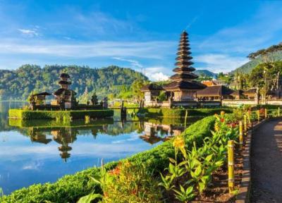 مقاله: معبد اولون دانو براتان بالی (اندونزی)