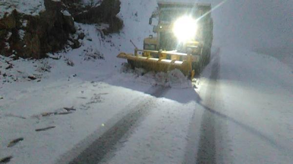 مسدود شدن مسیر پاوه به شهرستان سروآباد به دلیل بارش برف